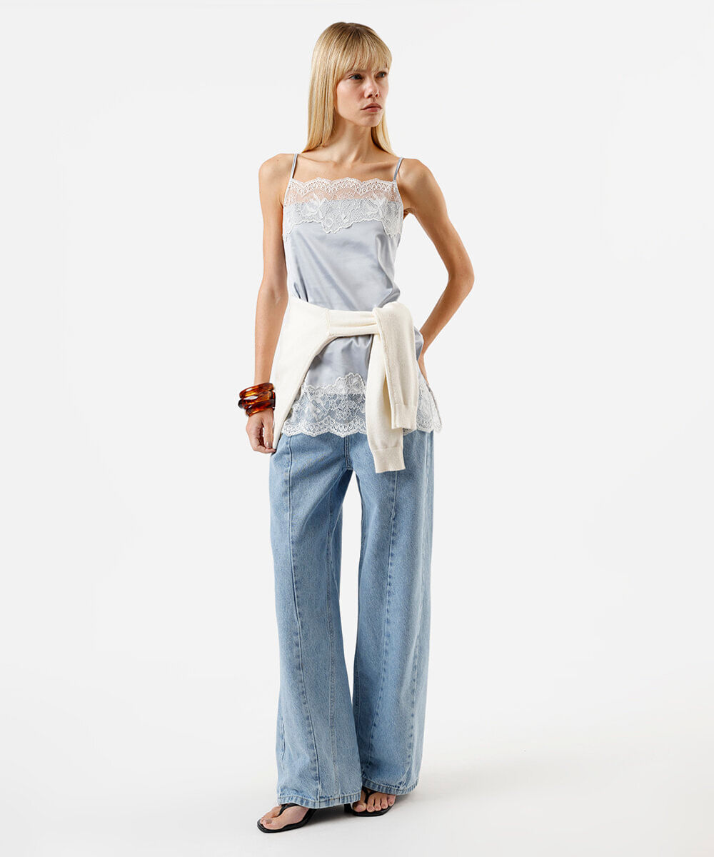 Calça feminina jeans oversized cintura média recortes azul