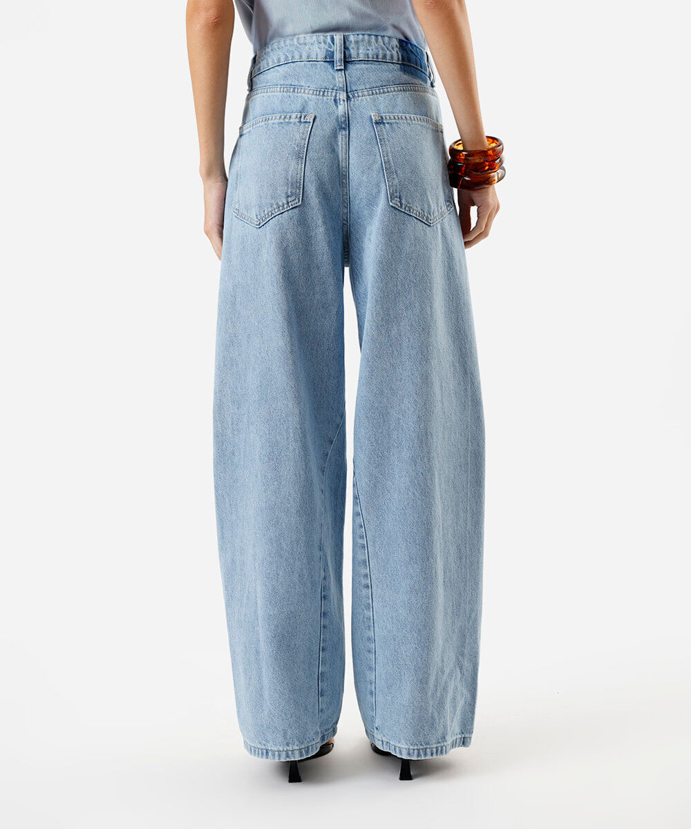 calça feminina jeans oversized cintura média recortes azul