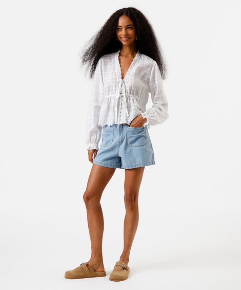 short jeans evasê cintura super alta azul