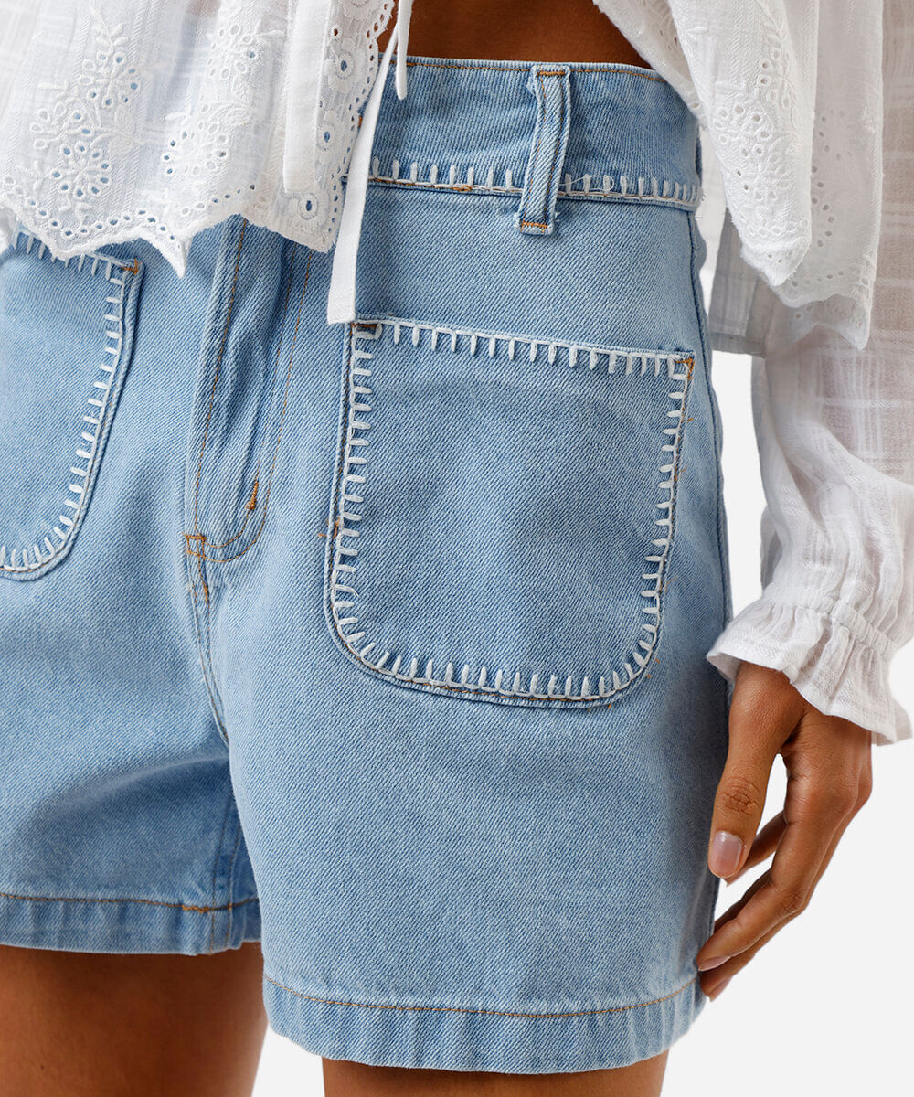 short jeans evasê cintura super alta azul