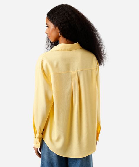 camisa feminina com linho oversized amarela