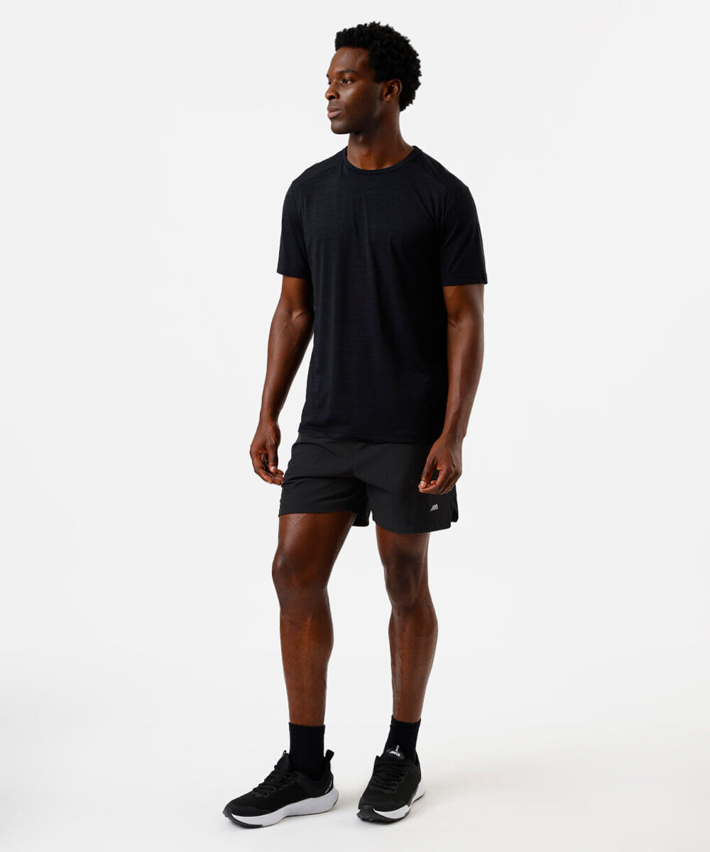 camiseta masculina recortes preta