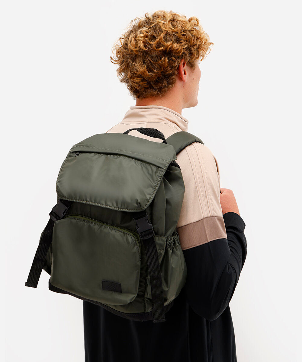 mochila masculina verde