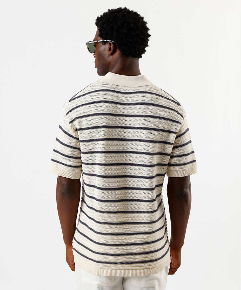 polo masculina de tricot relaxed com listras off white