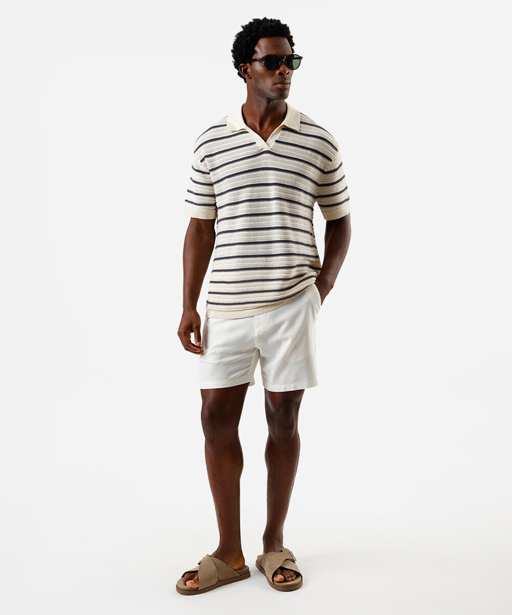 polo masculina de tricot relaxed com listras off white