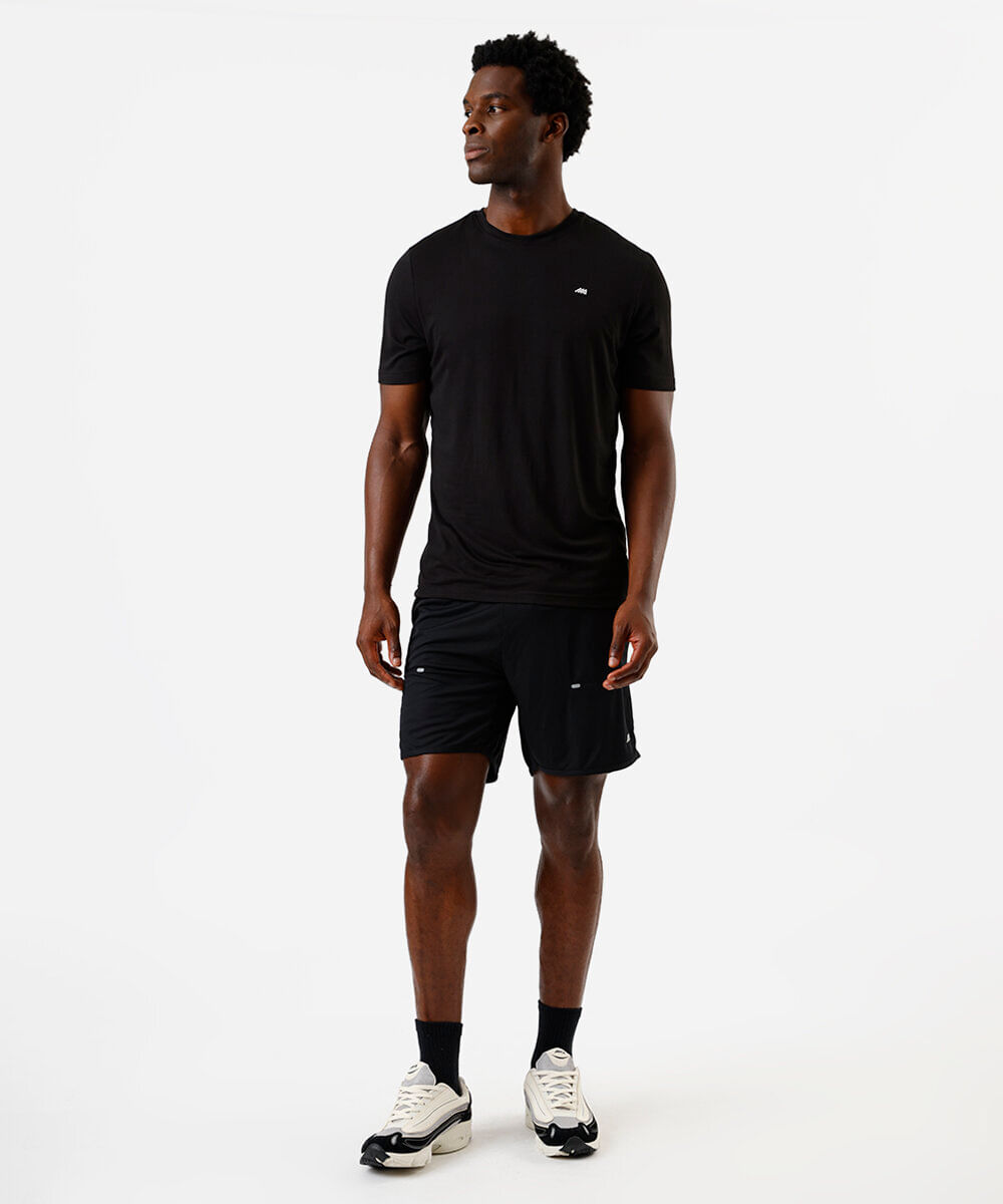 camiseta esportiva masculina estampada preta