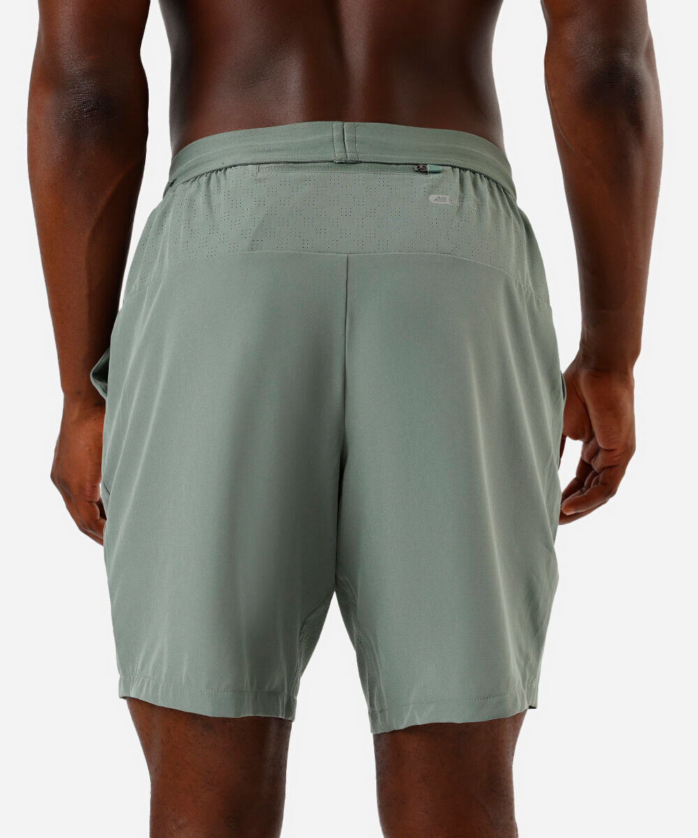 short masculino esportivo com recortes verde