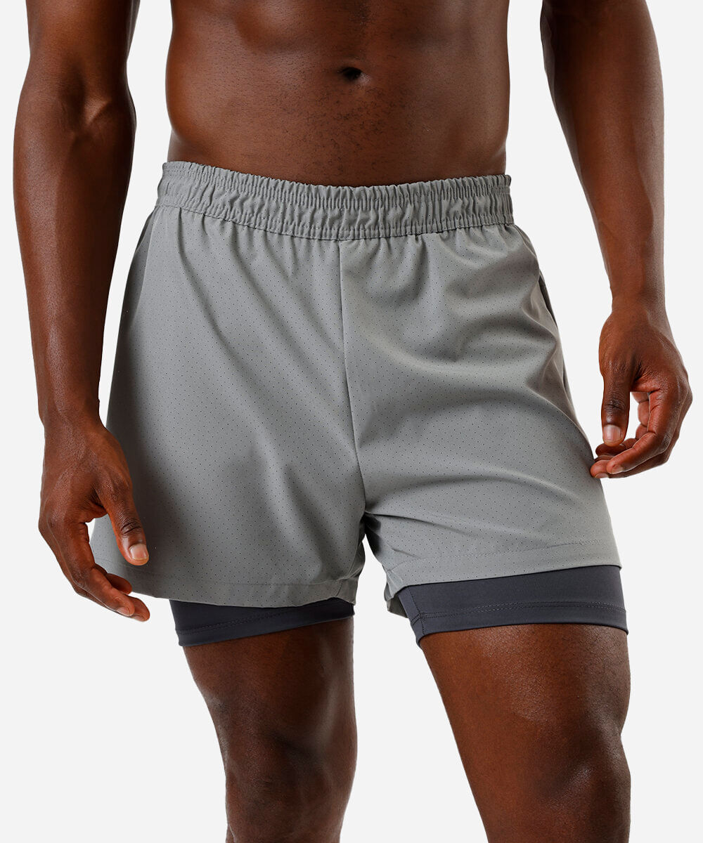 short masculino esportivo com bermuda de compressão cinza