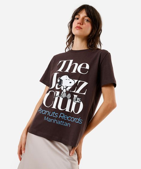 camiseta feminina snoopy jazz club marrom