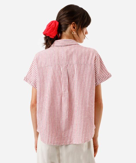camisa manga curta com bolso vermelha