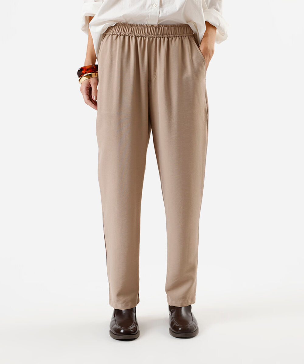 calça feminina reta com bolso faca bege