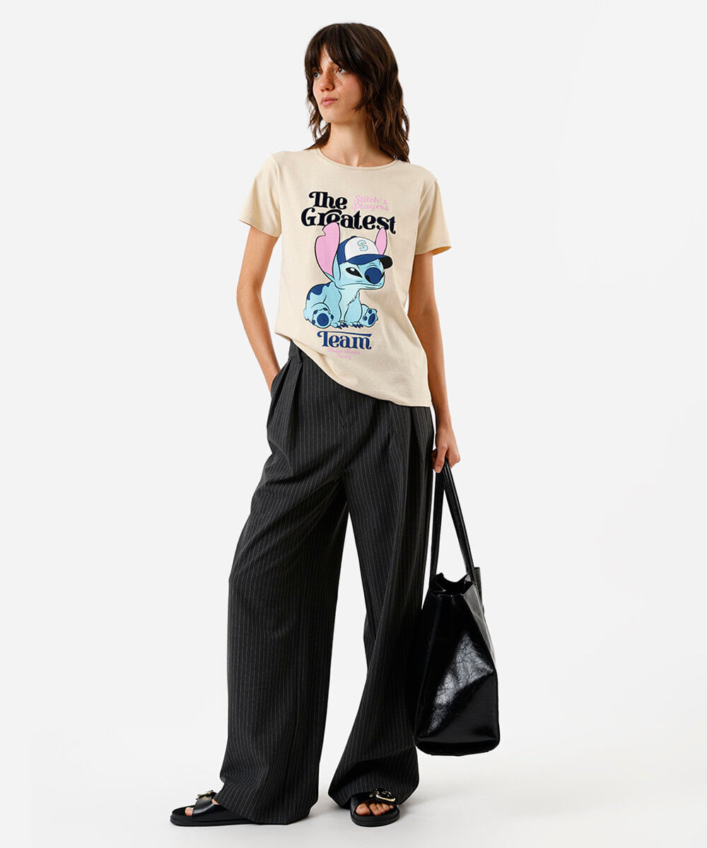camiseta feminina stitch the greatest bege