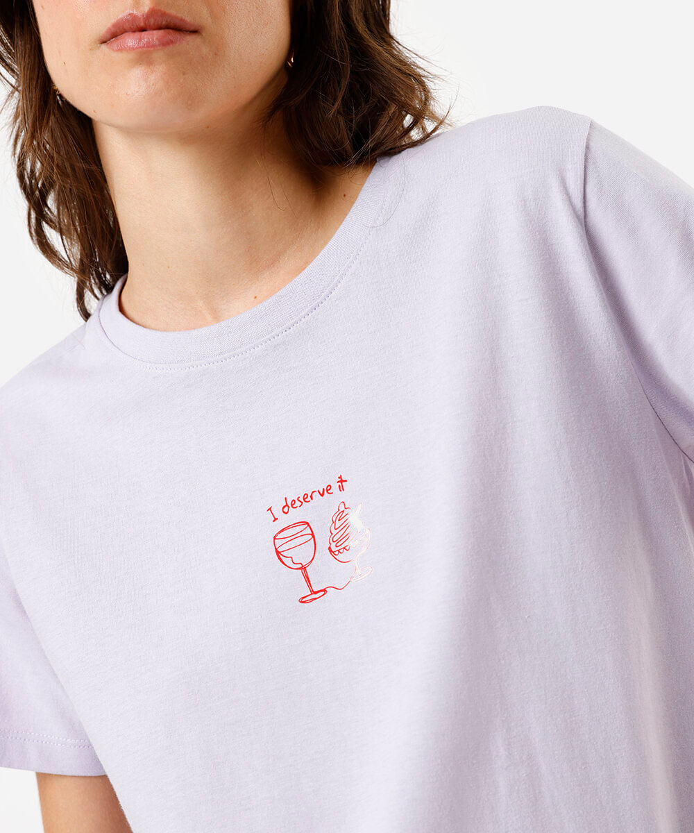 camiseta feminina escrita sorvete e vinho lilás
