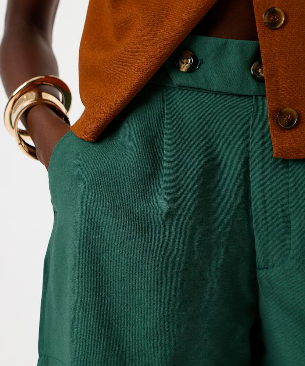 short feminino com viscose texturizado verde