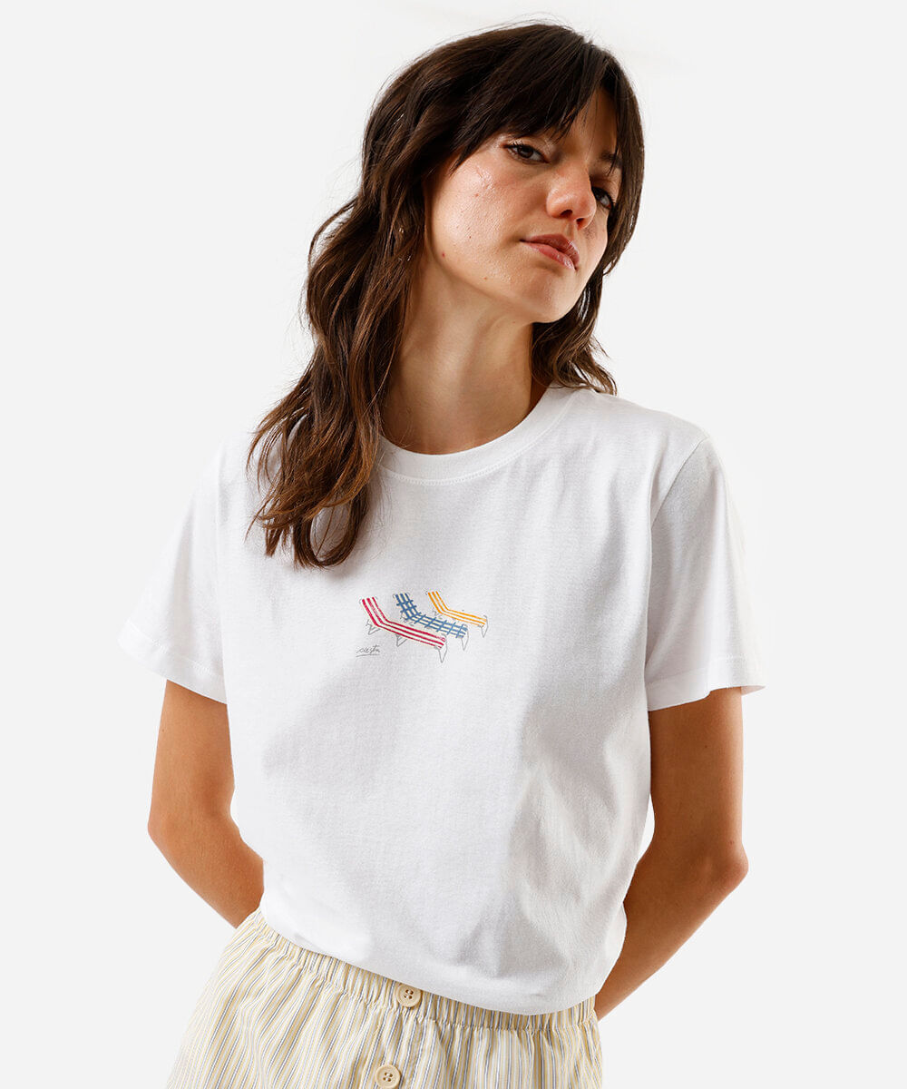 camiseta feminina espreguiçadeiras off white