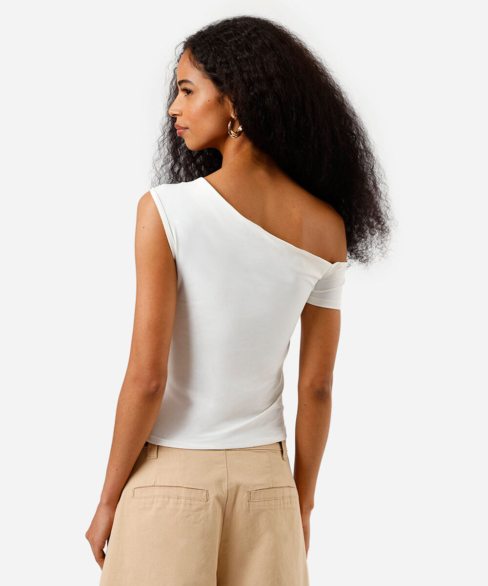 blusa feminina assimétrica em poliamida off white