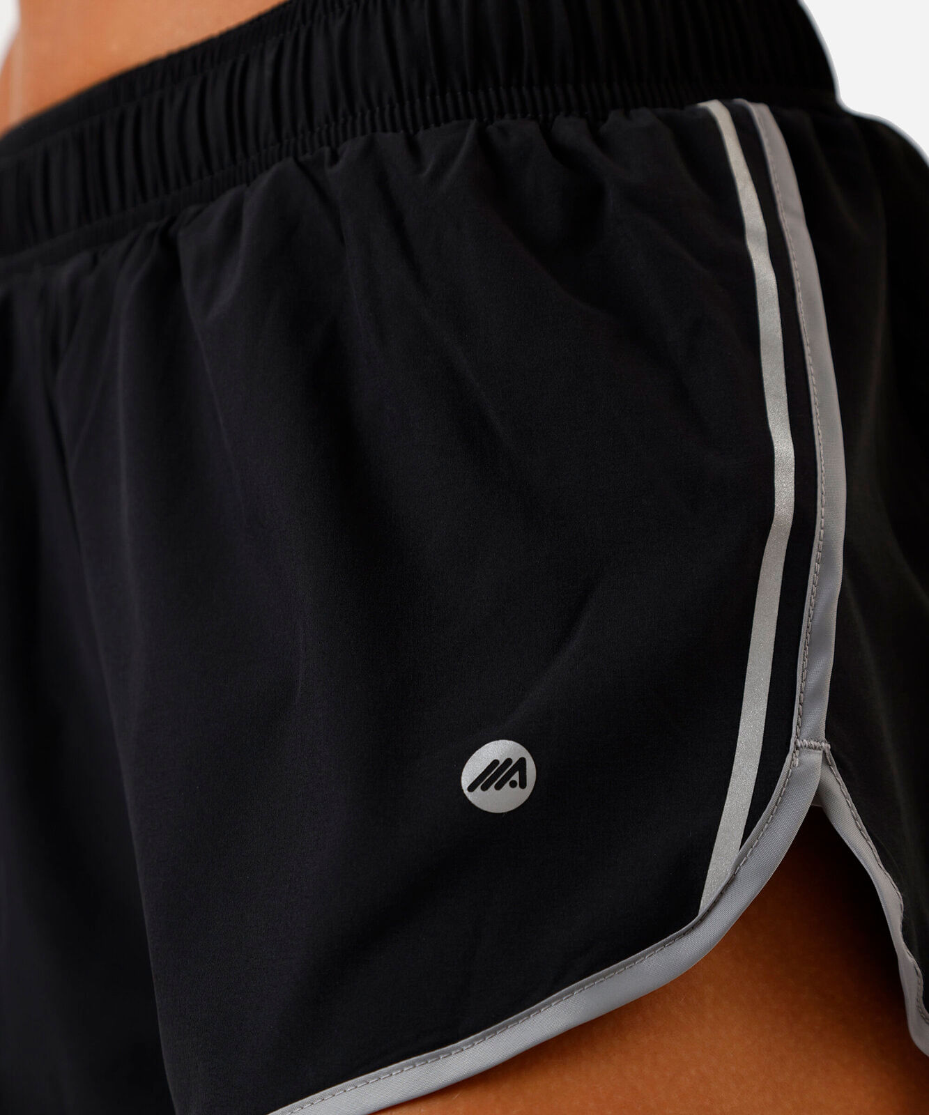 short feminino esportivo com refletivo preto