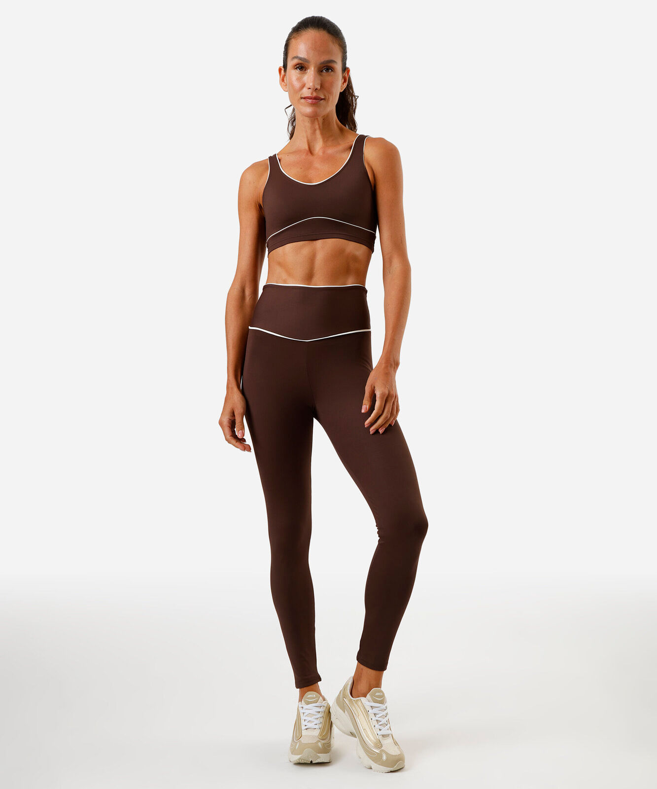 calça legging feminina esportiva com nervuras marrom