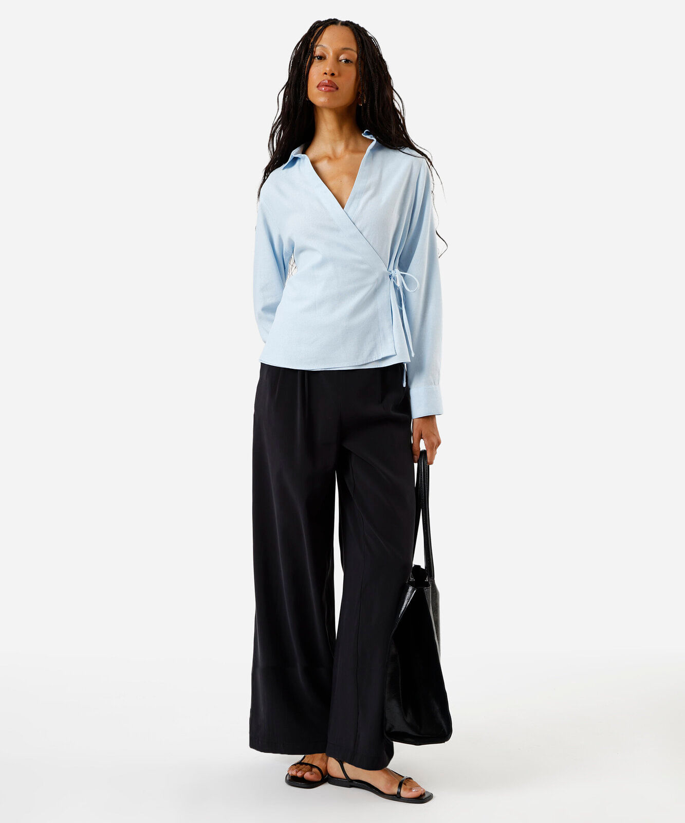 calça feminina wide em alfaiataria preta