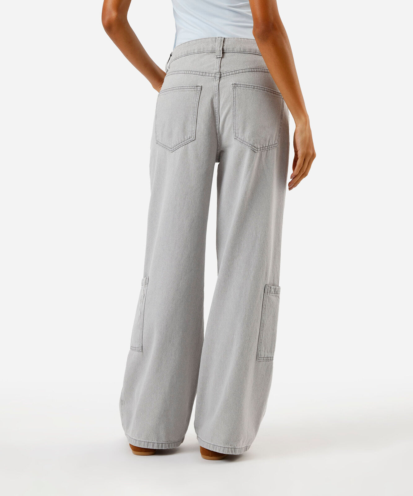 calça skater feminina jeans cintura baixa cinza
