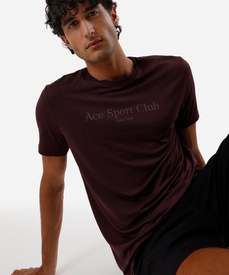camiseta masculina esportiva de poliamida estampada vinho