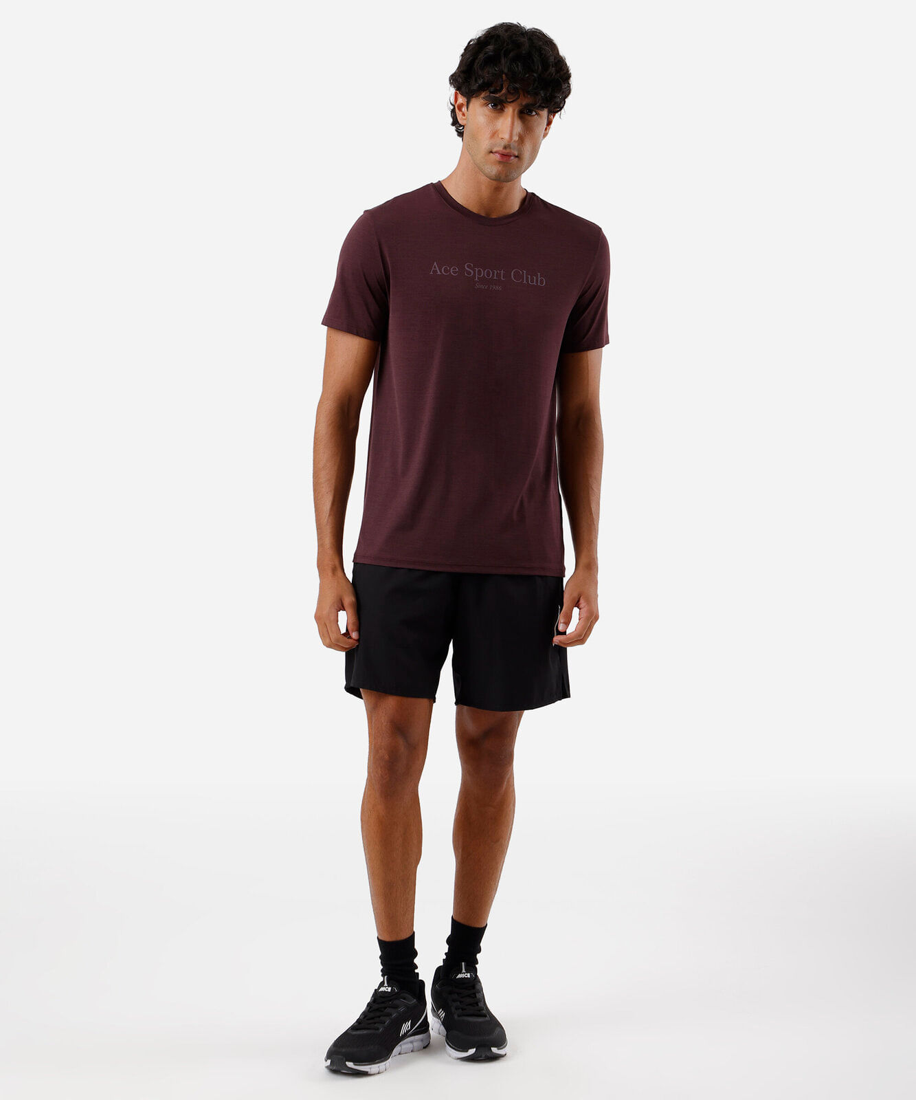 camiseta masculina esportiva de poliamida estampada vinho
