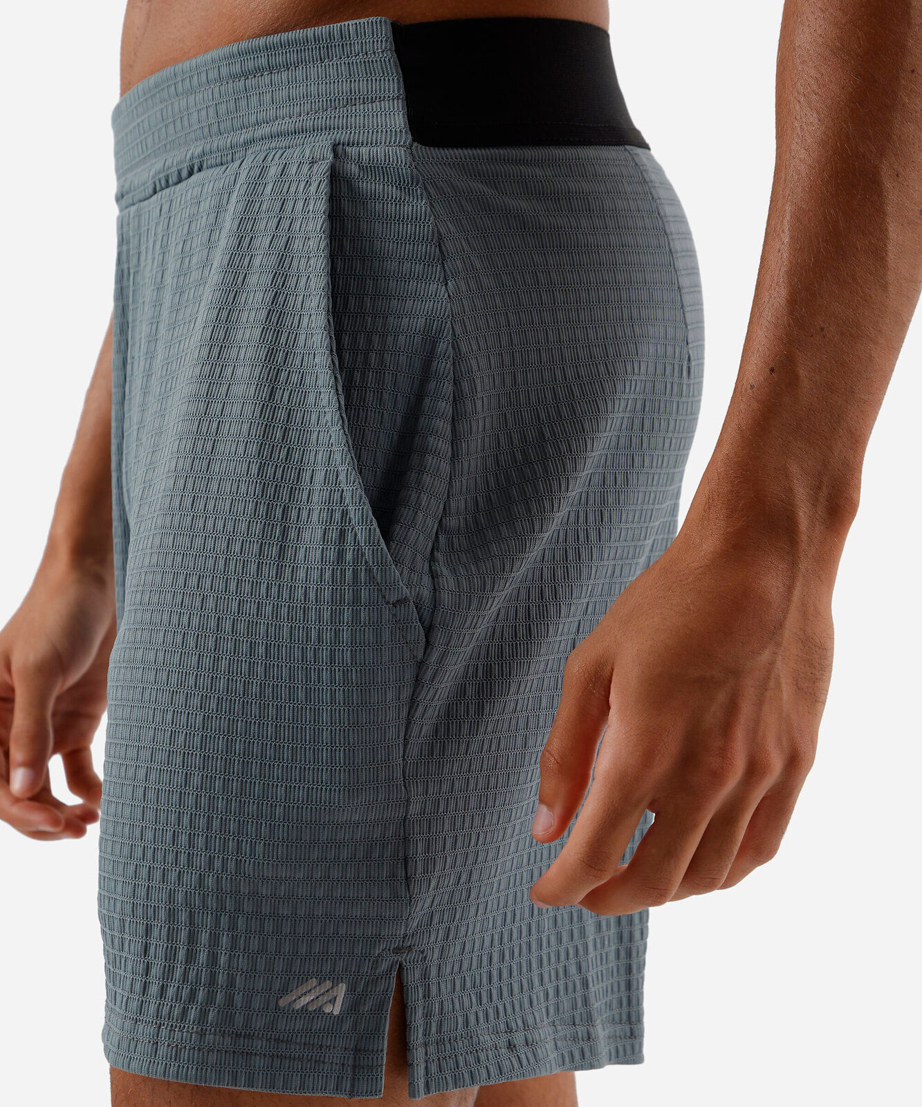 short masculino esportivo texturizado verde