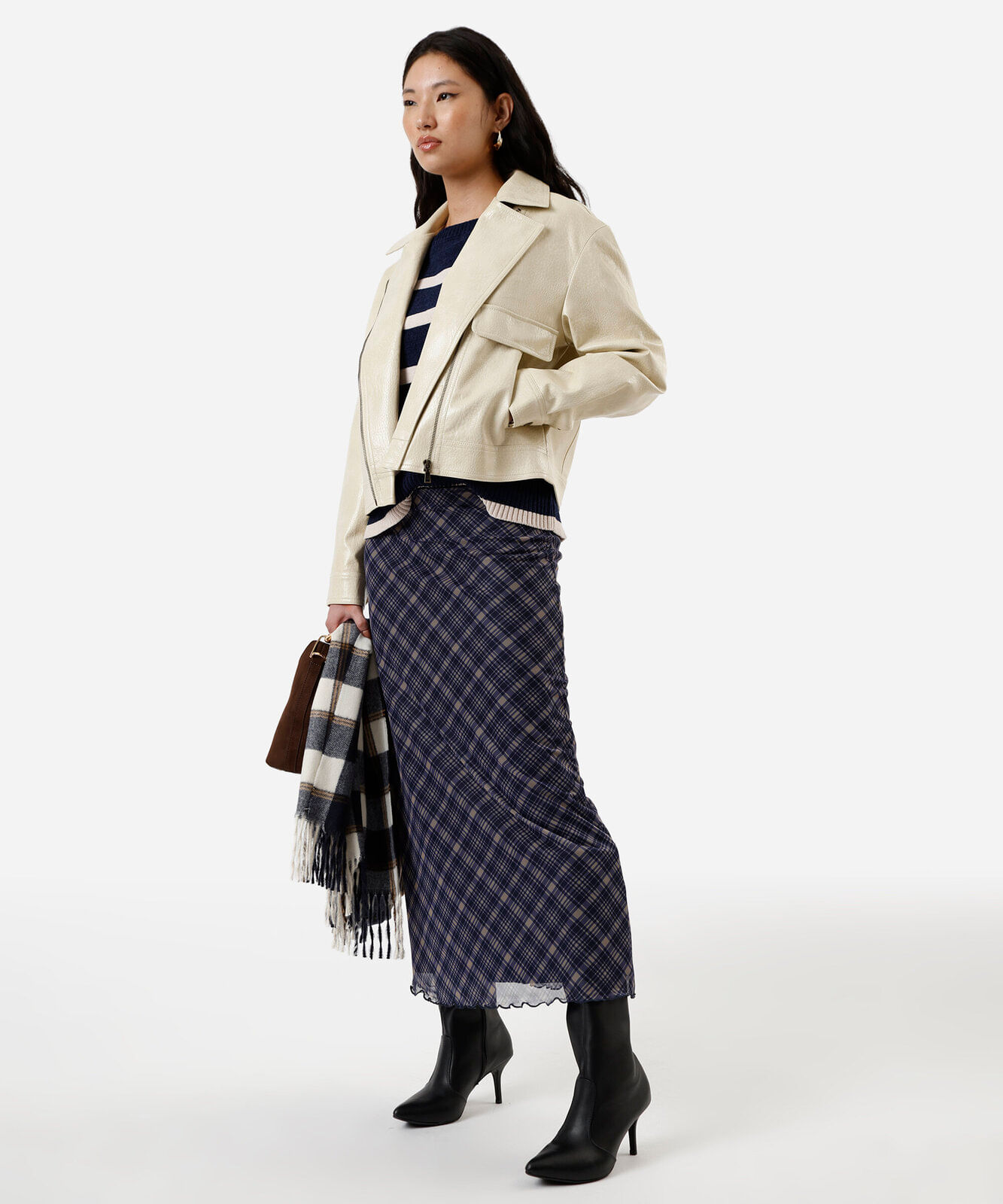 jaqueta feminina de poliuretano com bolsos oversized off white