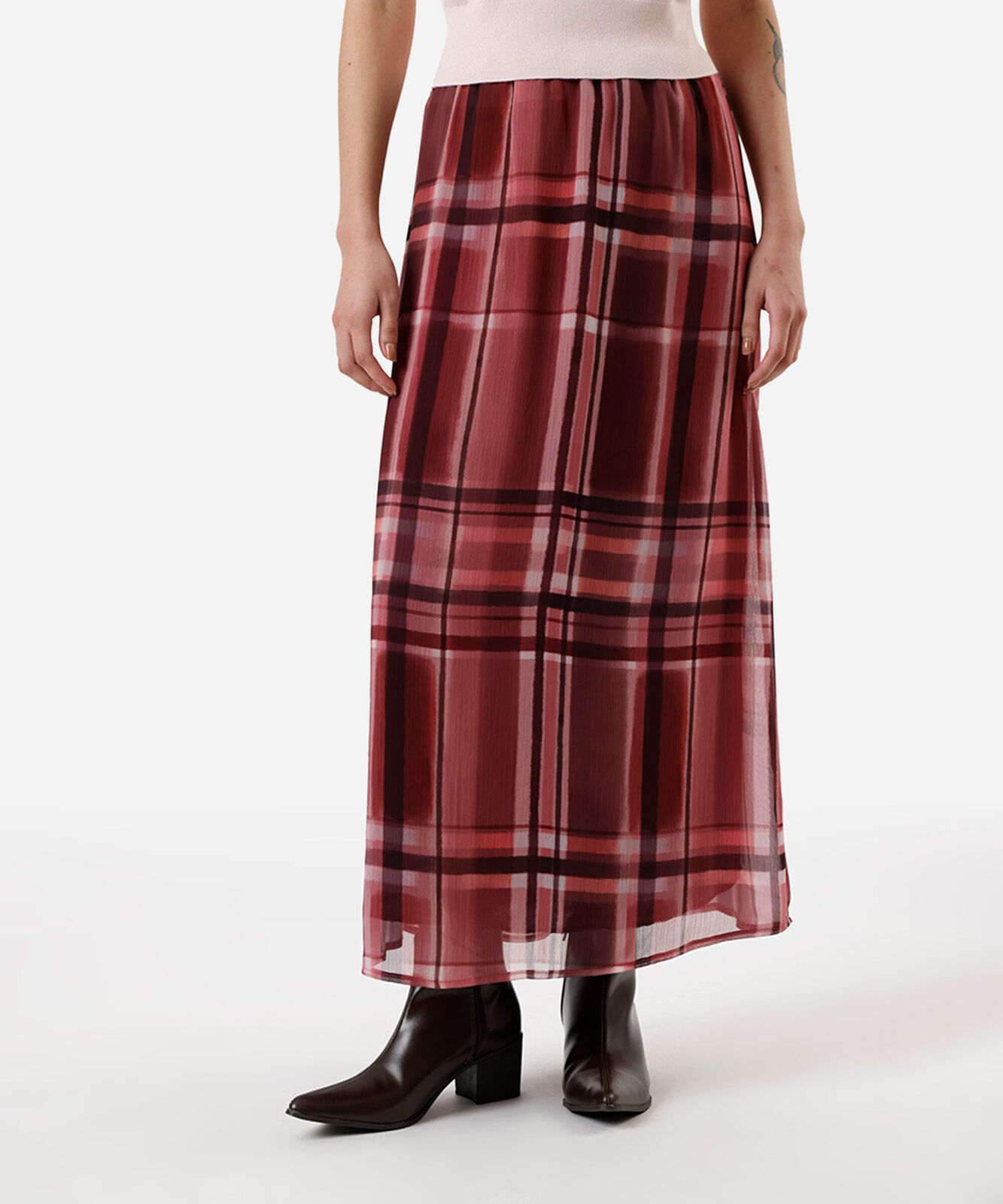saia midi evasê feminina de chiffon xadrez vinho