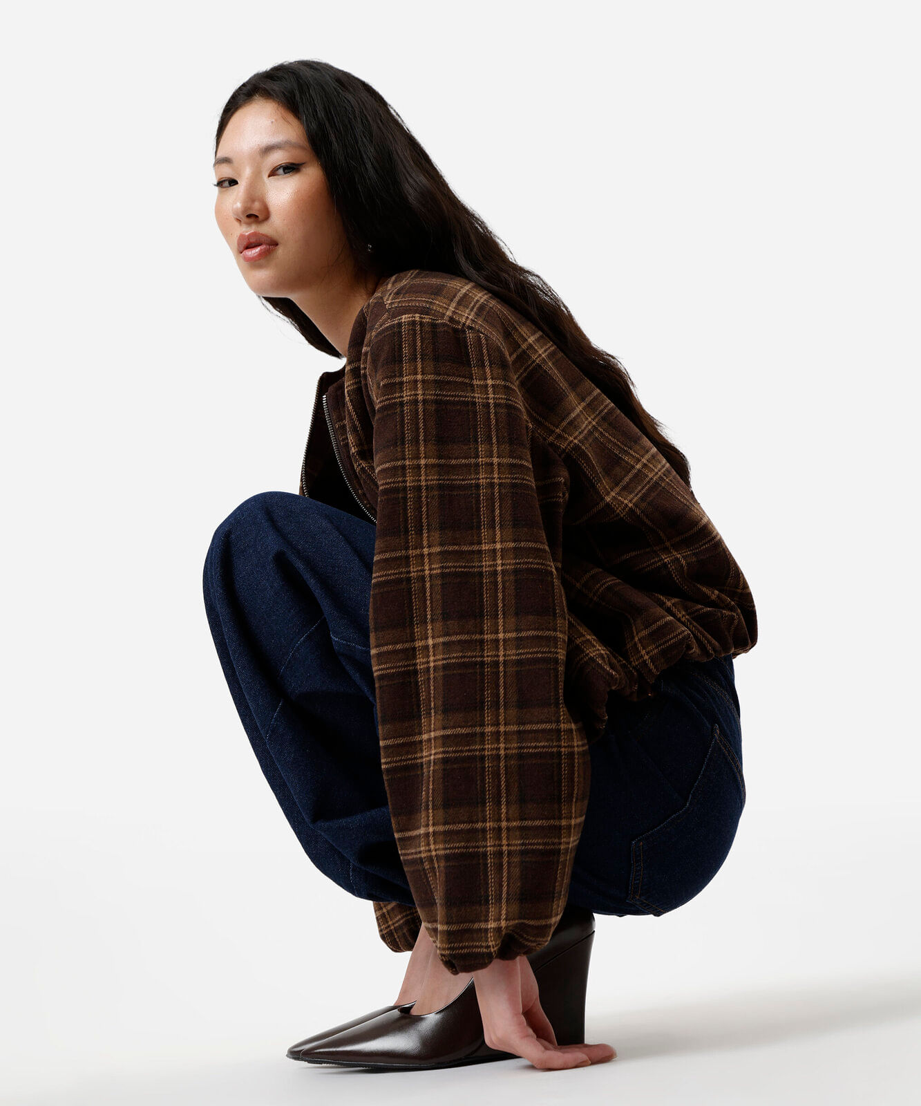 jaqueta bomber feminina com lã xadrez marrom