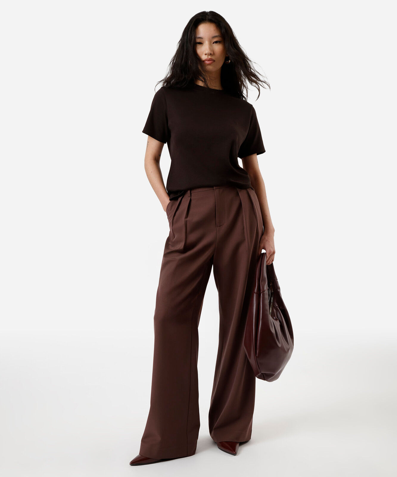 camiseta classic feminina de algodão peruano interlock marrom