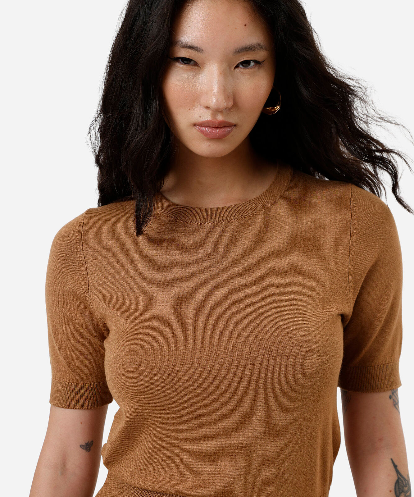 blusa cropped feminina de tricot manga curta marrom