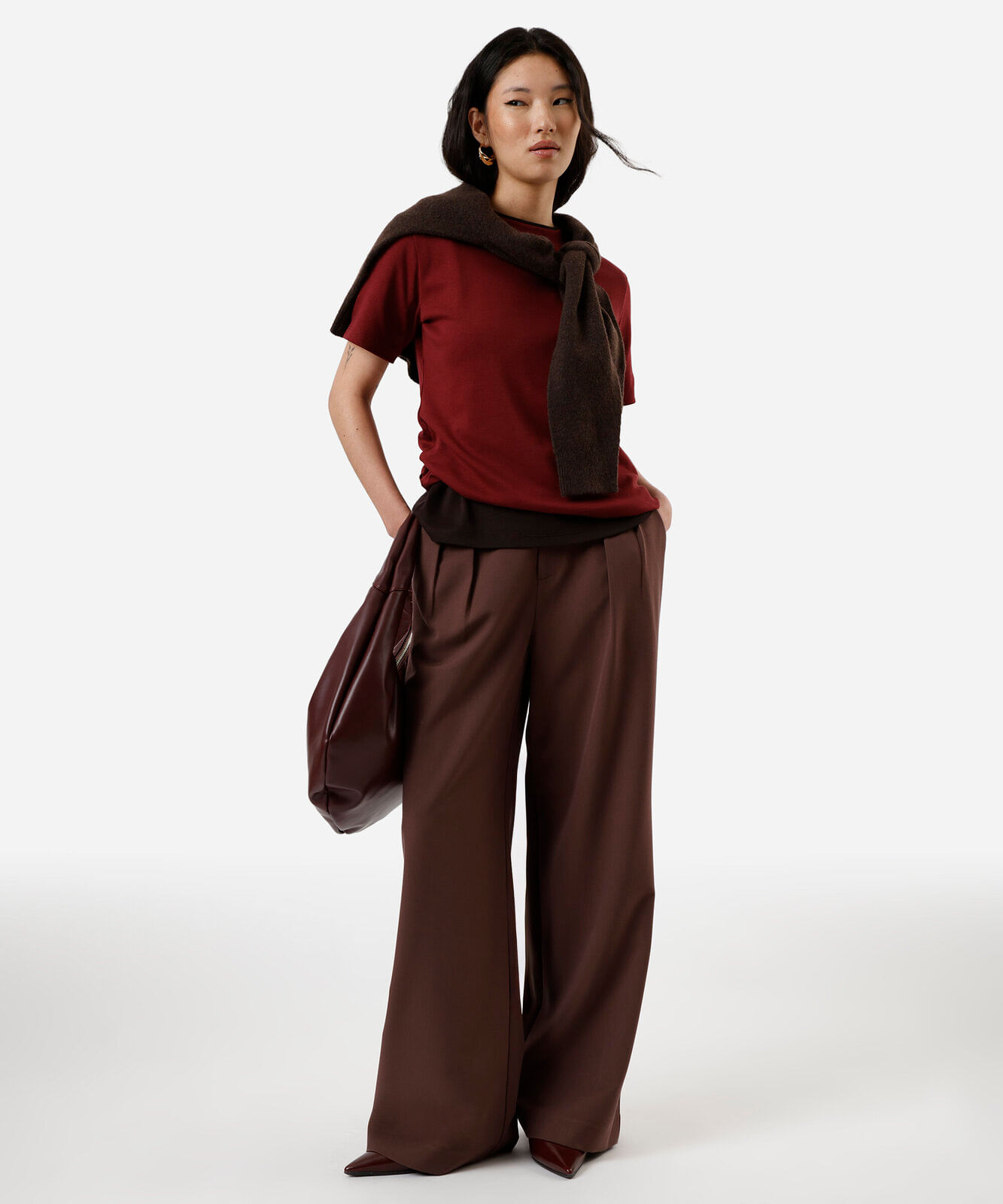 calça baggy feminina de alfaiataria marrom