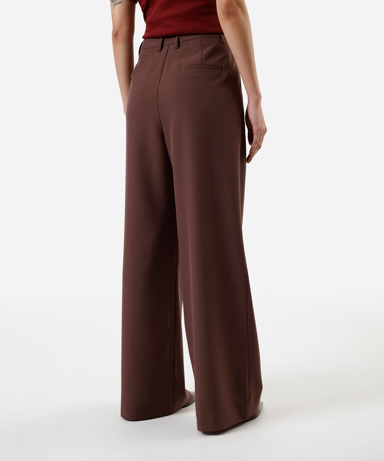 calça baggy feminina de alfaiataria marrom