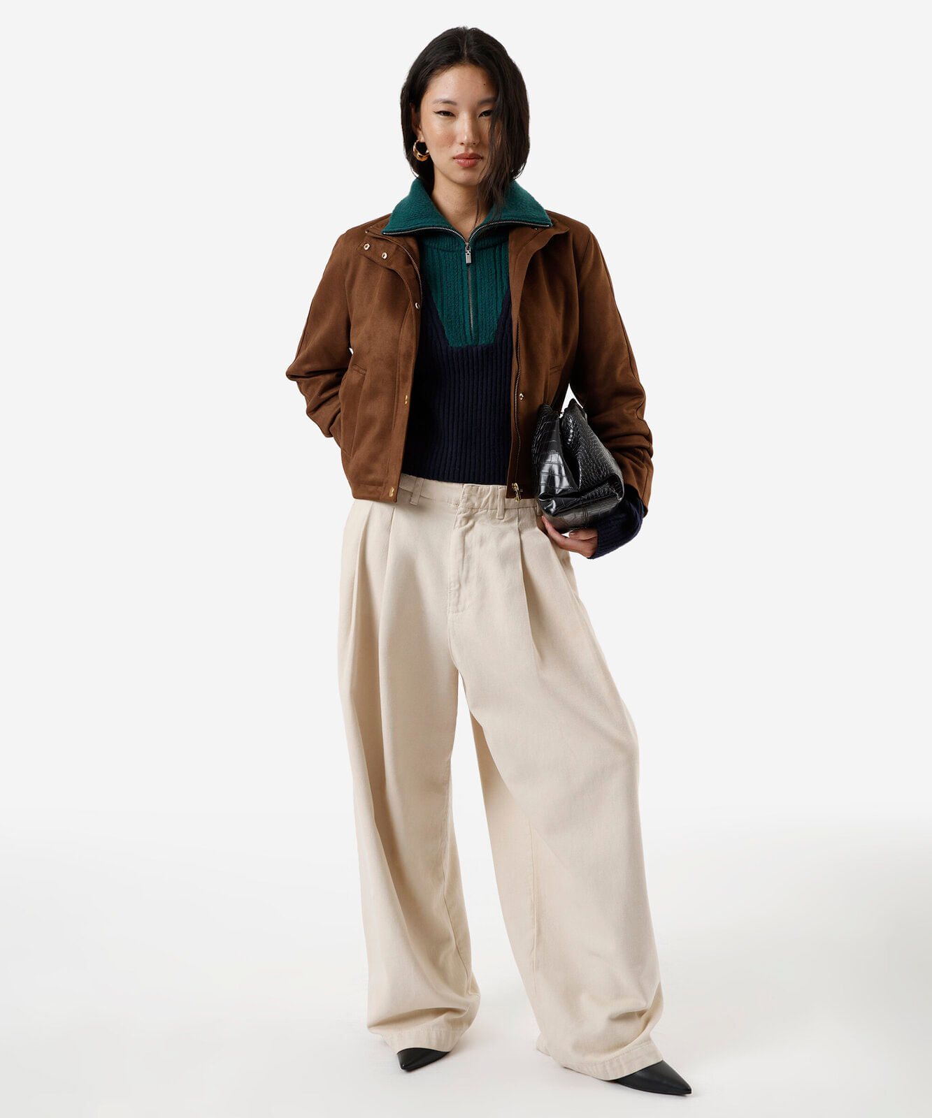 suéter feminino de tricot com recorte e zíper gola alta  azul