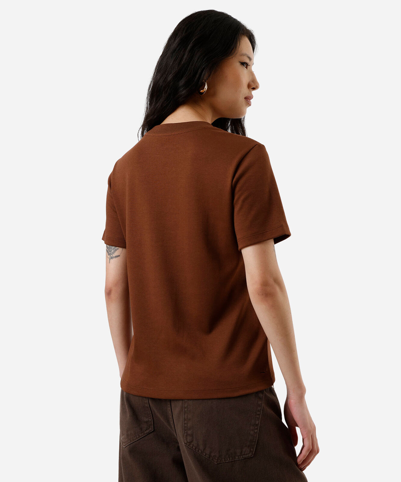 camiseta classic feminina de algodão peruano interlock marrom