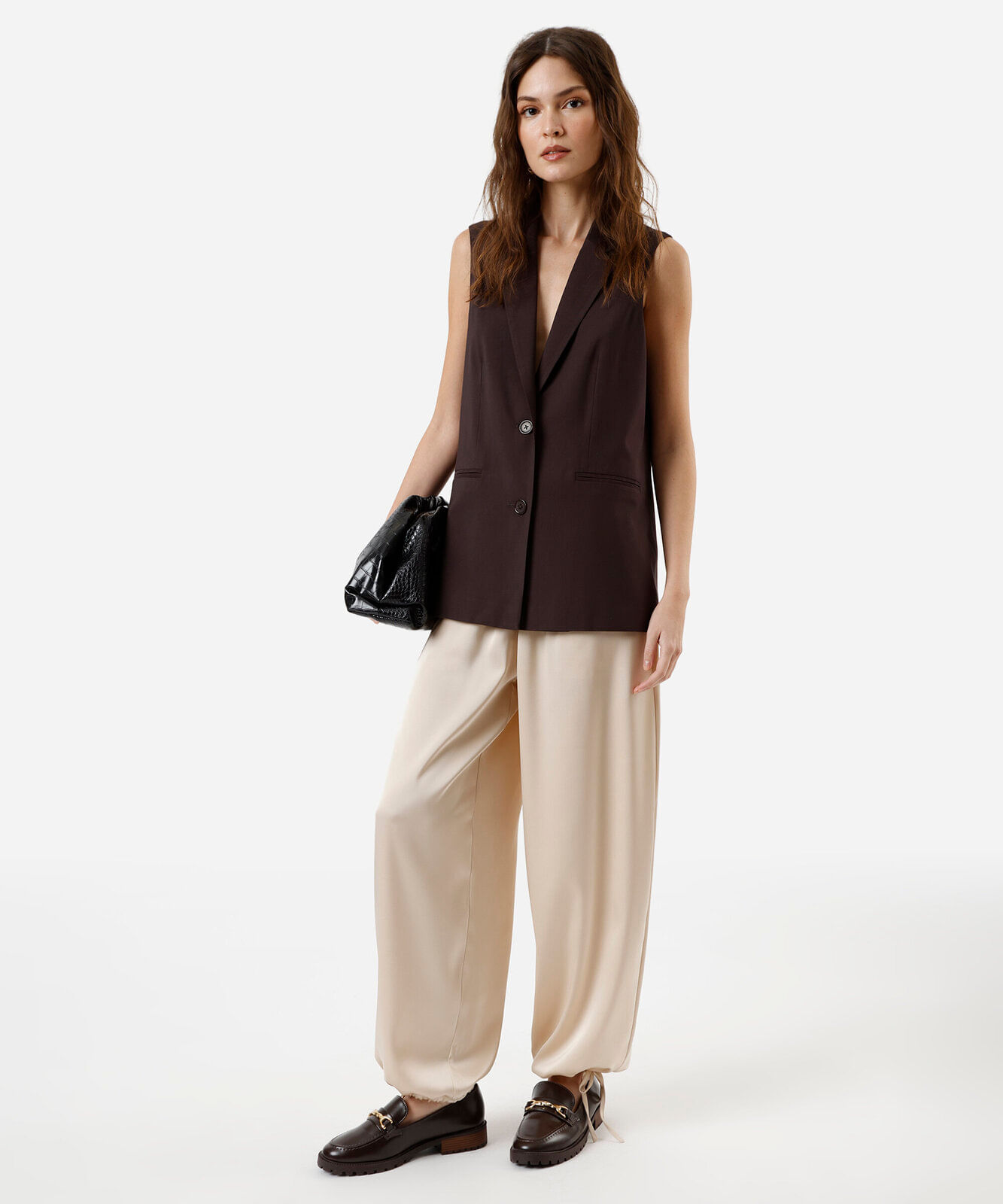 colete feminino de alfaiataria alongado com viscose marrom