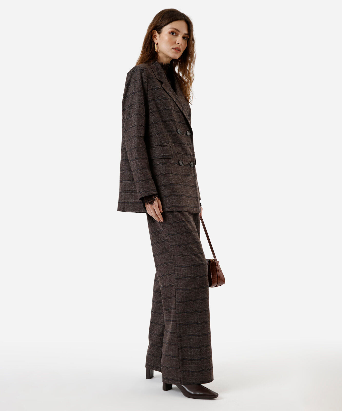 blazer de alfaiataria feminino  xadrez oversized marrom