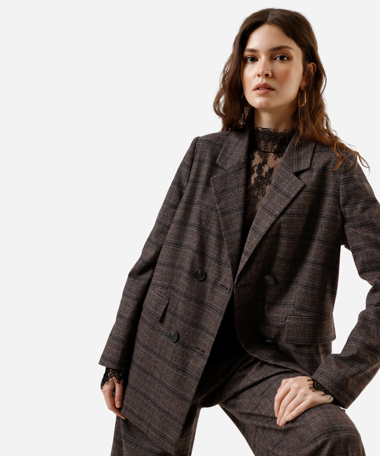 blazer de alfaiataria feminino  xadrez oversized marrom