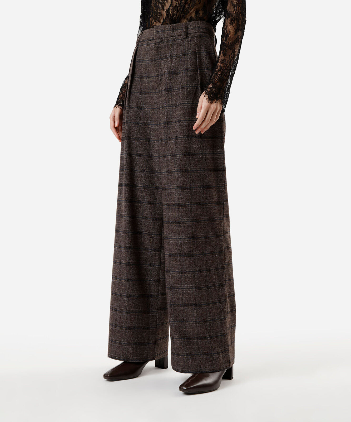 calça baggy feminina de alfaiataria xadrez marrom