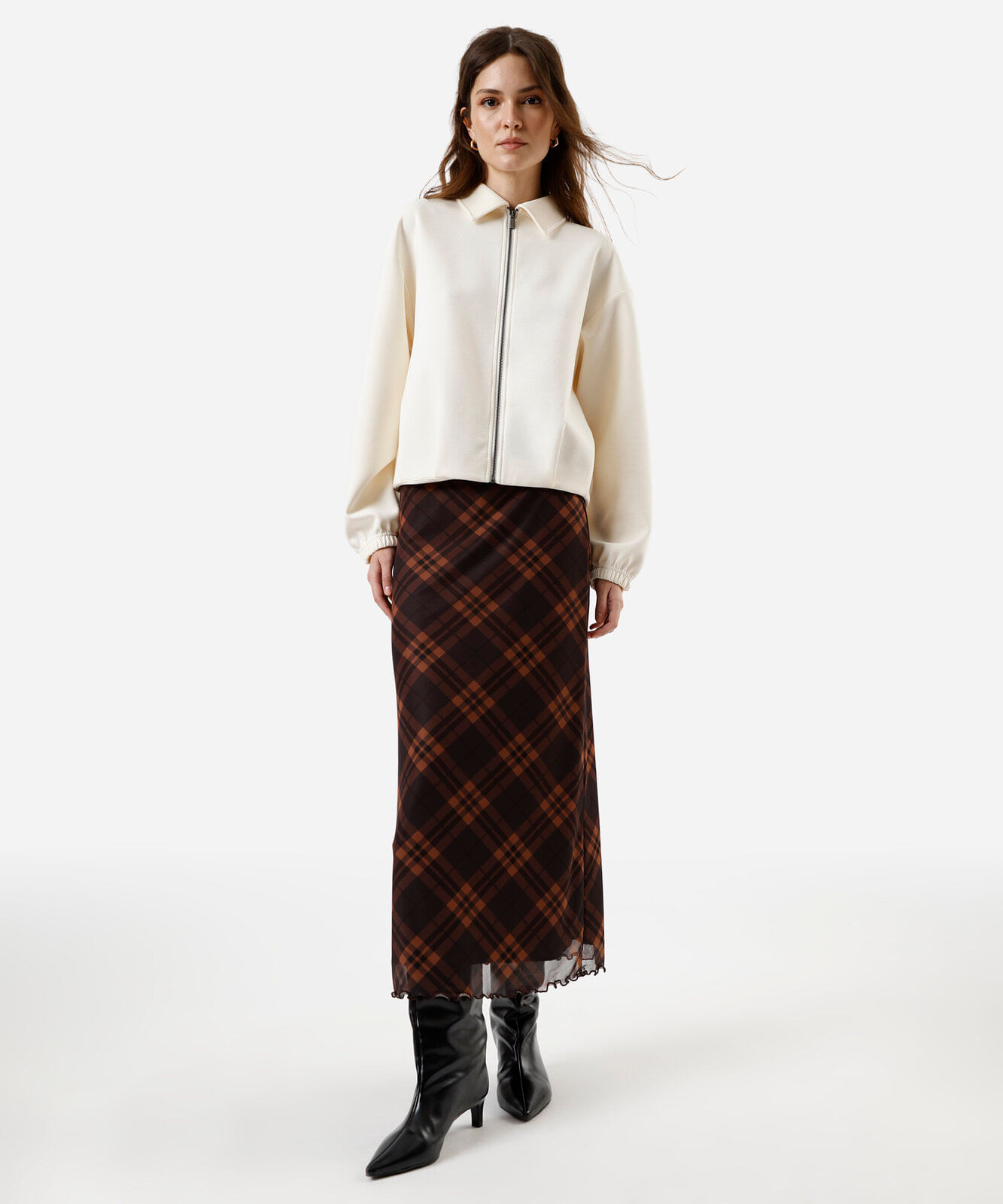 jaqueta bomber feminina com pregas off white
