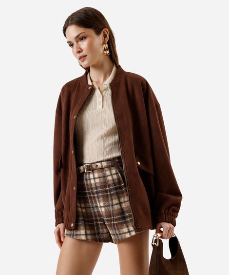 short feminino com cinto texturizado xadrez marrom