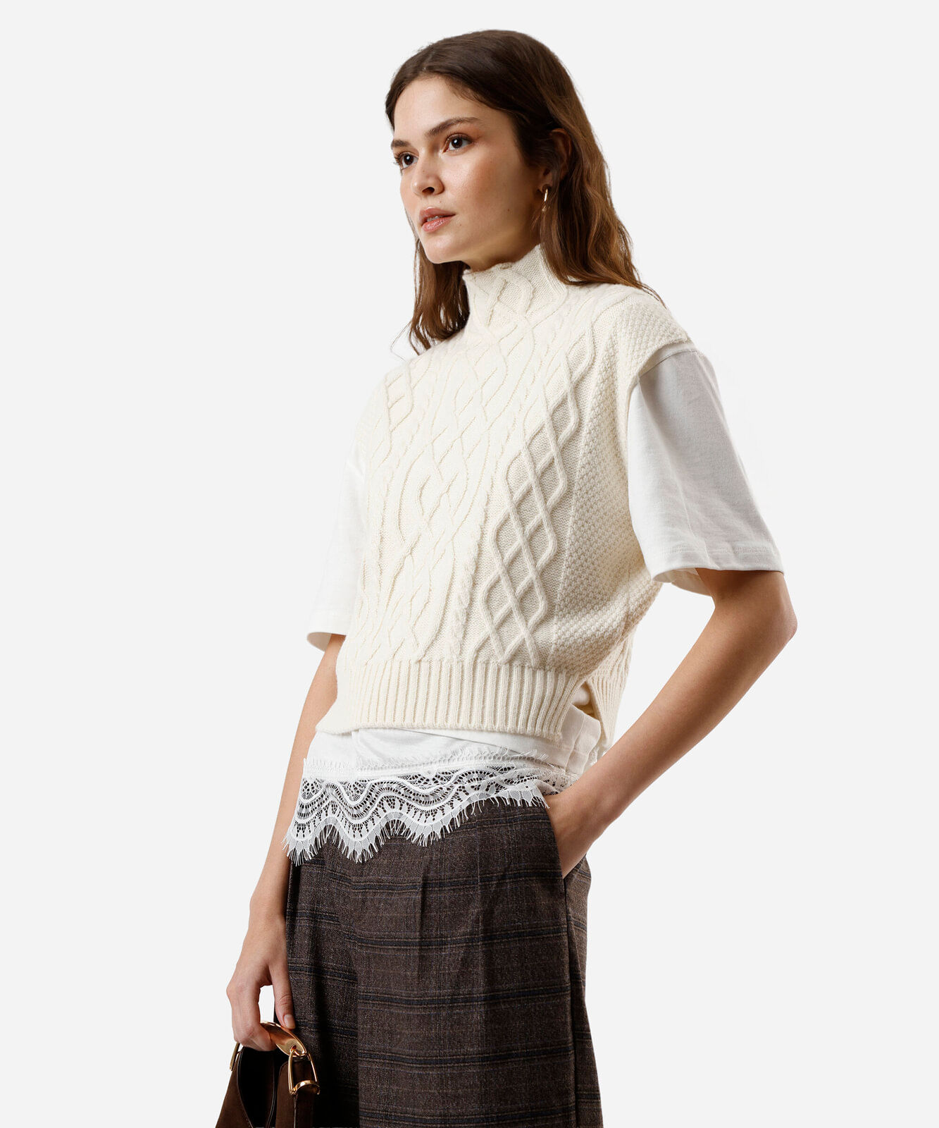 colete feminino de tricot gola alta texturizado  off white