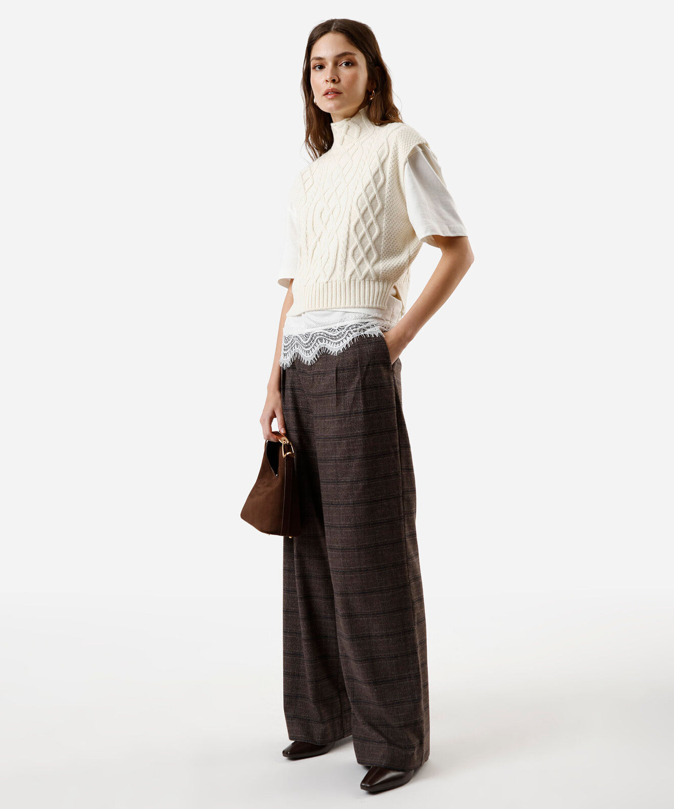 colete feminino de tricot gola alta texturizado  off white