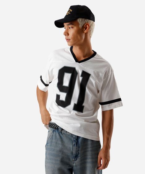 camiseta masculina de algodão gola v estampada  off white