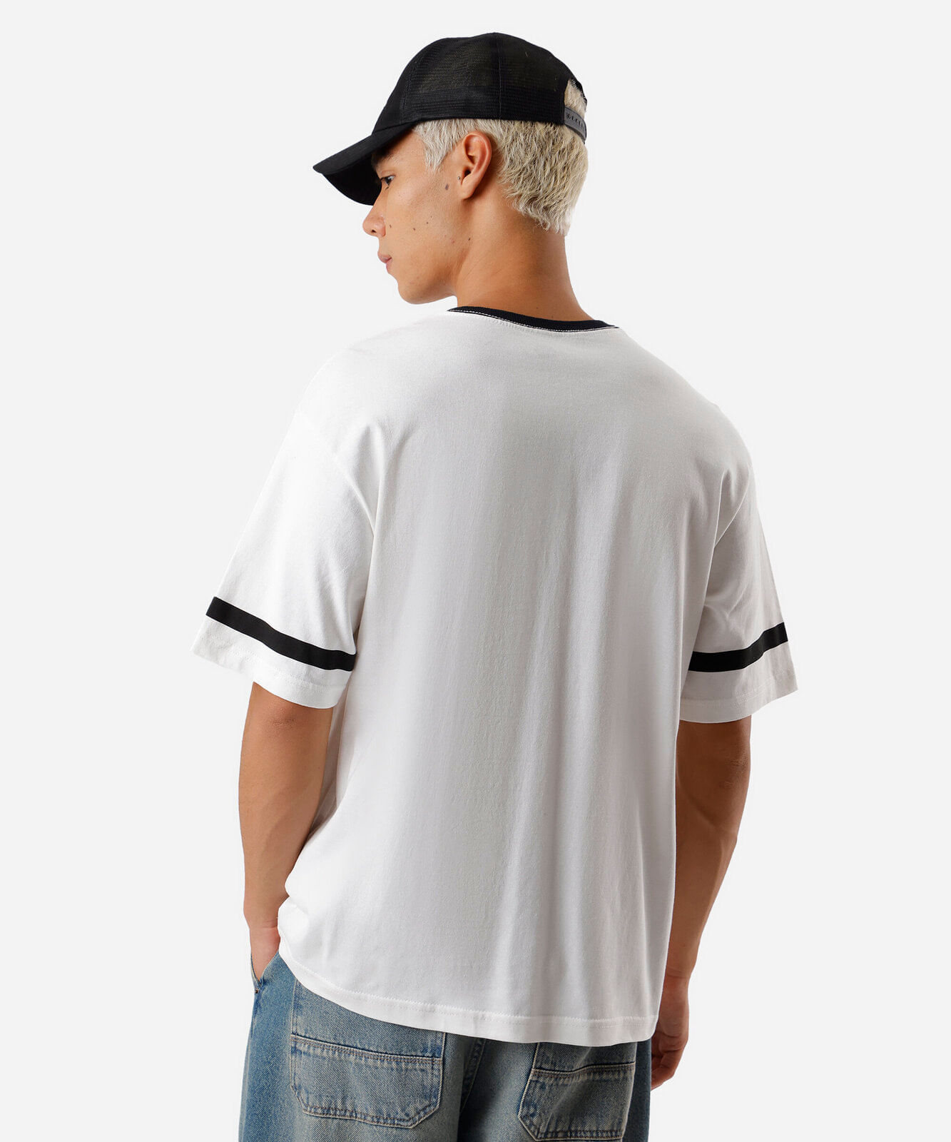 camiseta masculina de algodão gola v estampada  off white