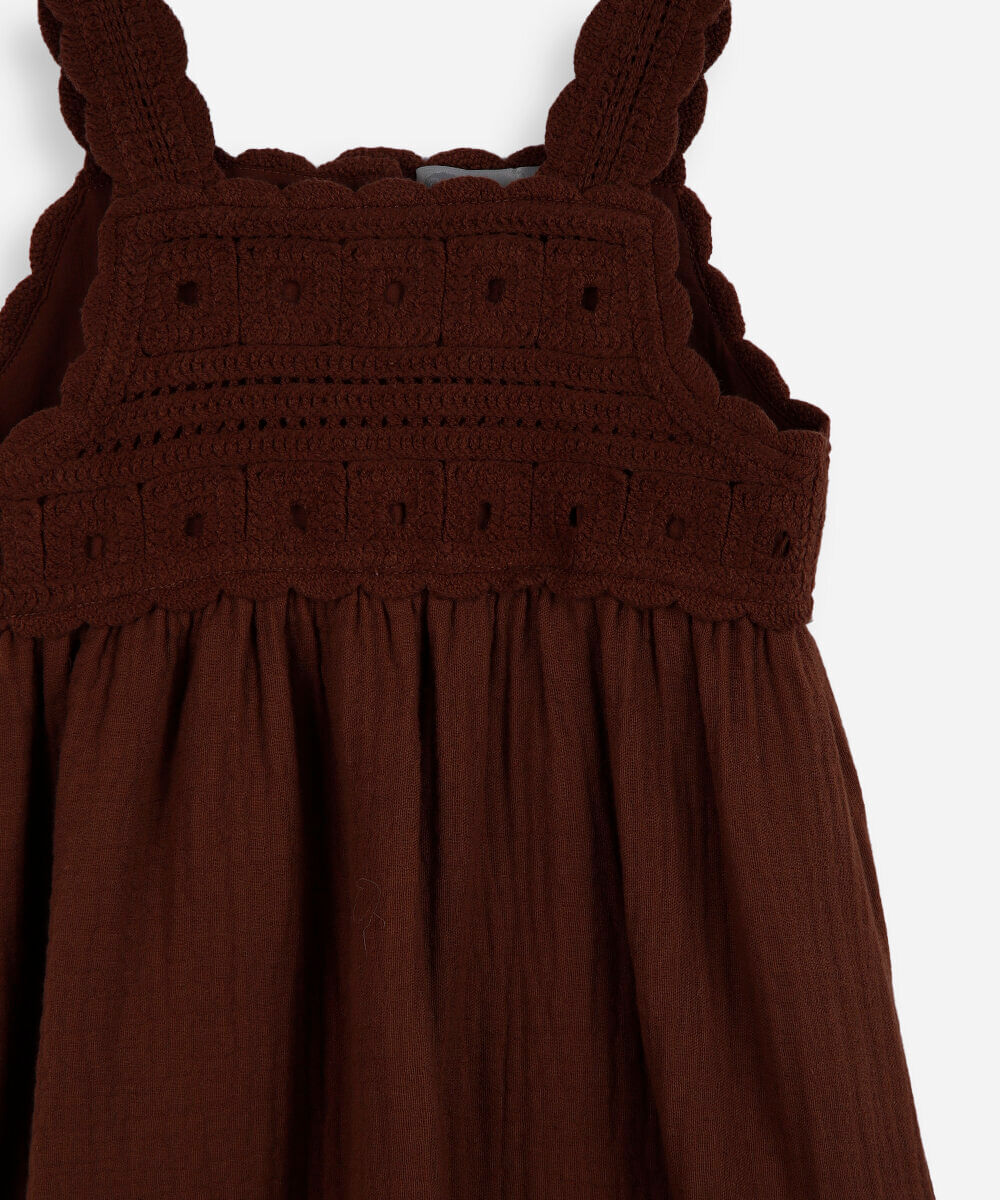vestido infantil de algodão com crochê marrom