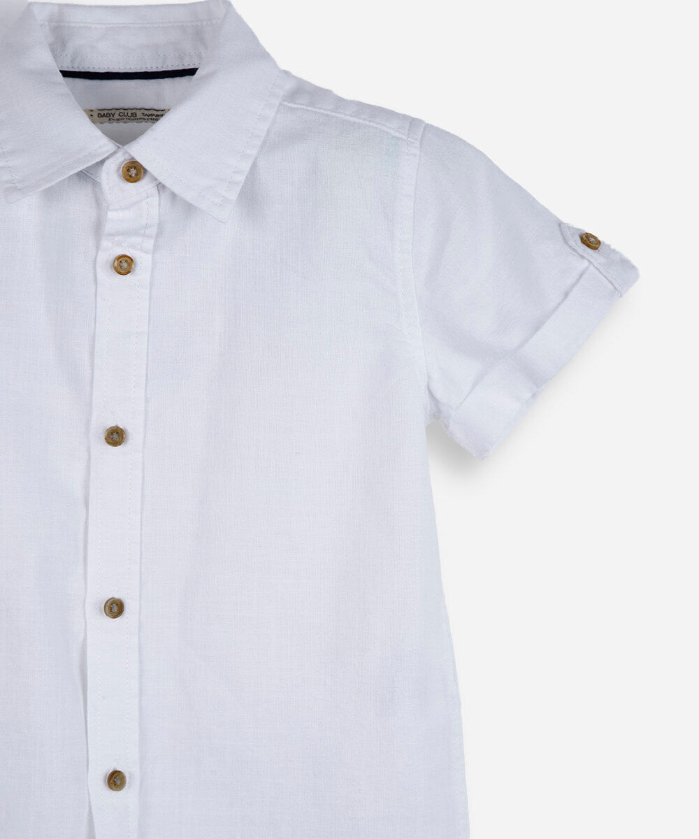 camisa de algodão infantil com mangas curtas e botões branca