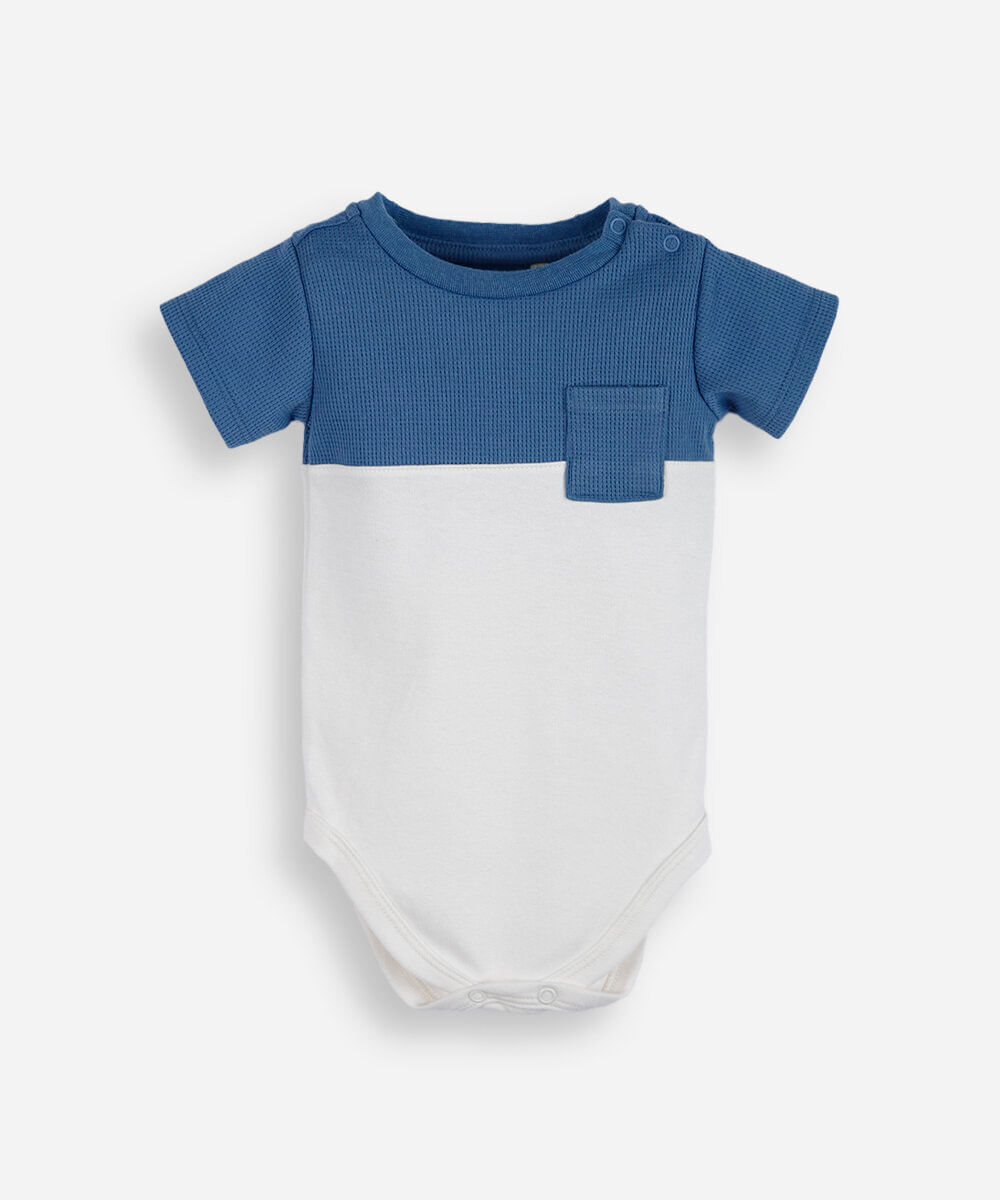 body infantil de algodão com bolso off white