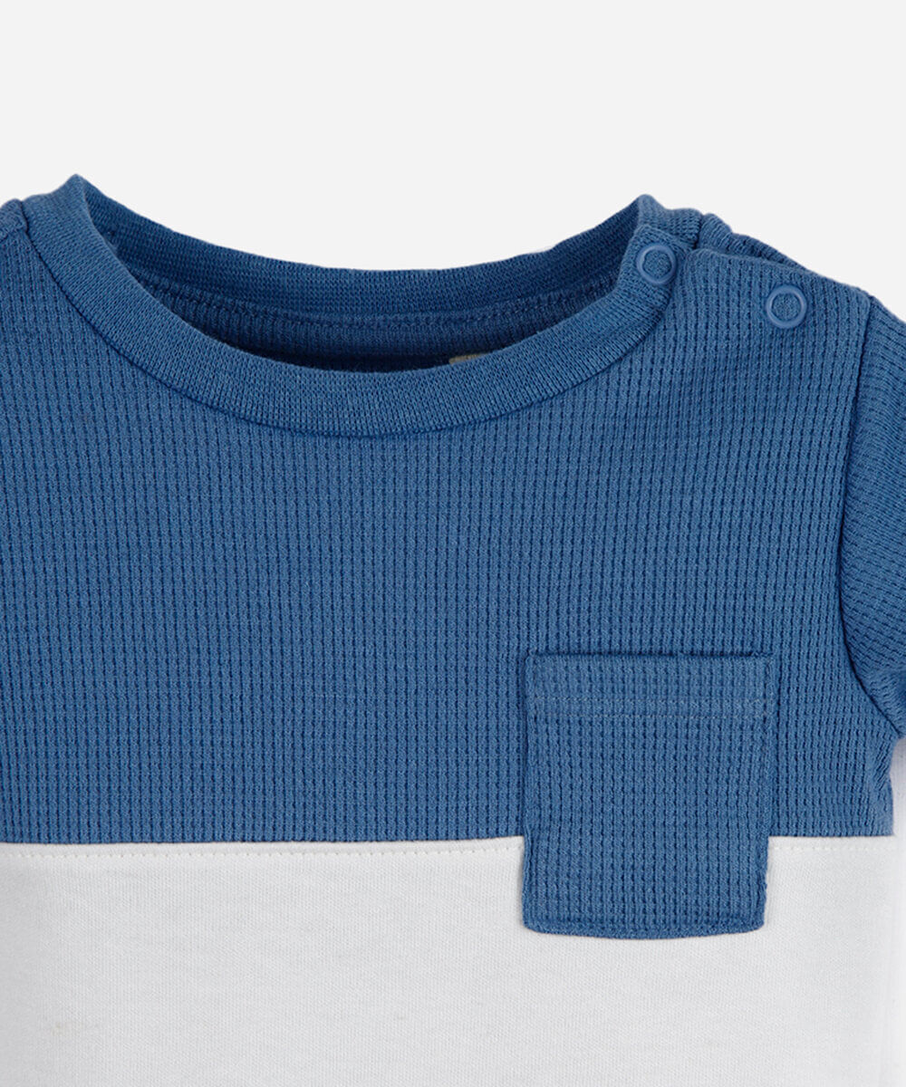 body infantil de algodão com bolso off white